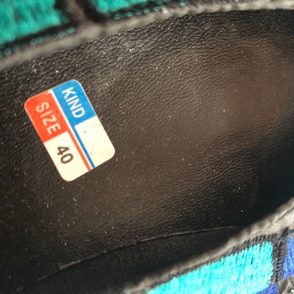 Never Worn Embroidered slippers - Picture 5 of 5